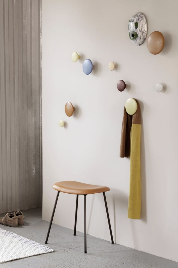 Percheros Dots de Muuto, configuralos a tu gusto.
