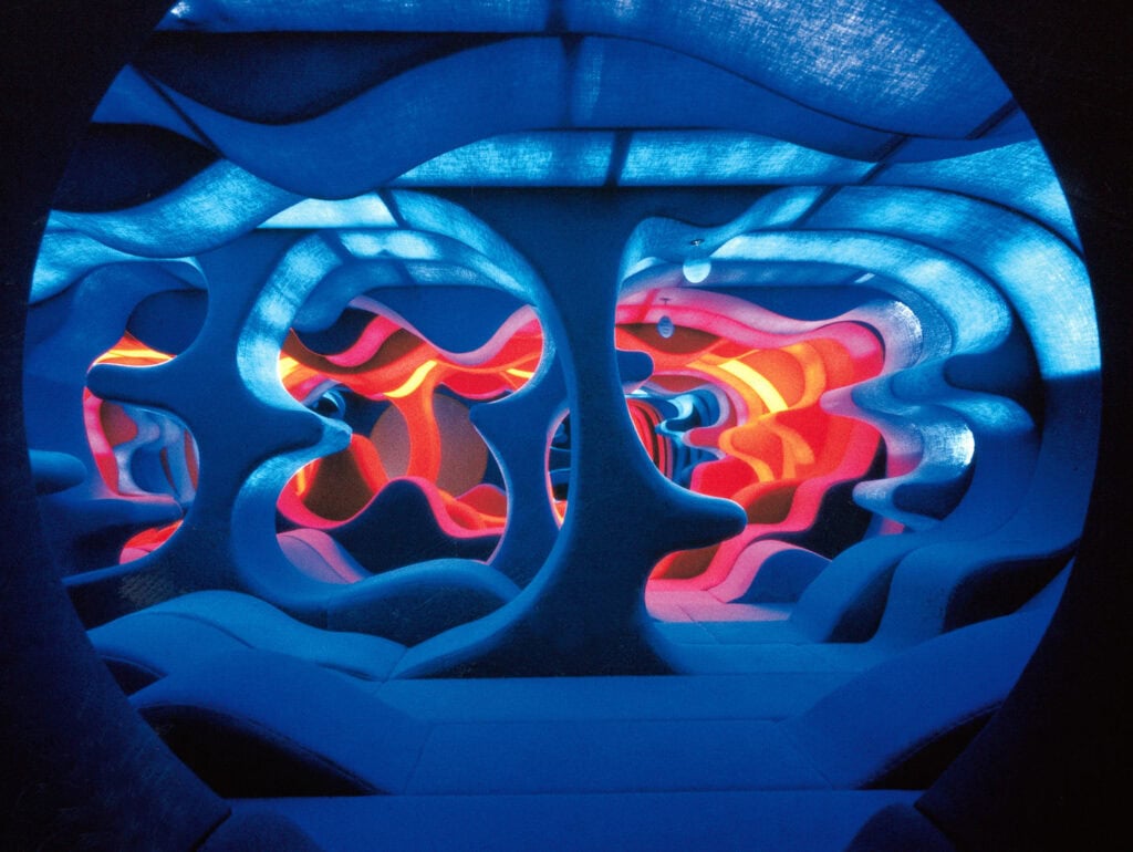 Living Tower. Foto artística de este icónico modelo de Panton. 